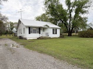 8767 SW 40th St, Columbus, KS 66725