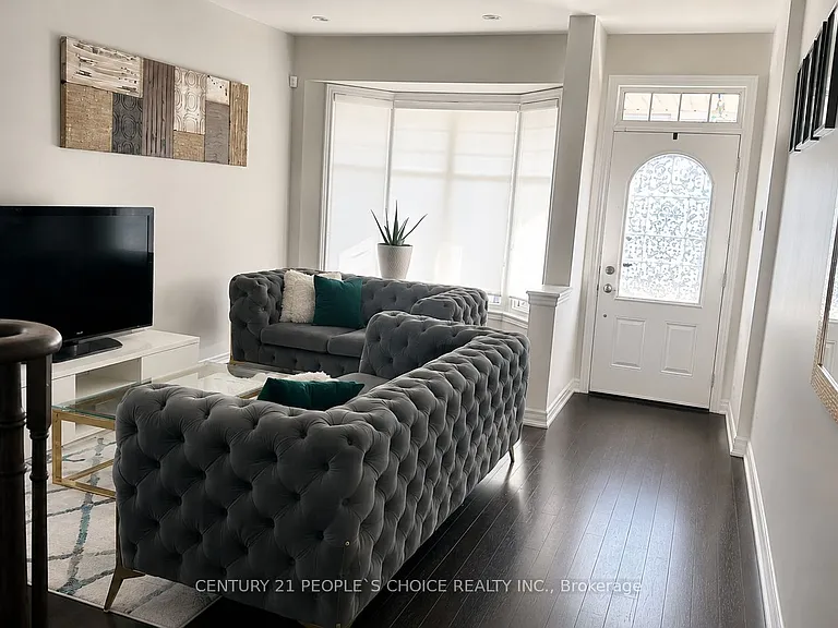 63 Borrelli Dr — Photo 2