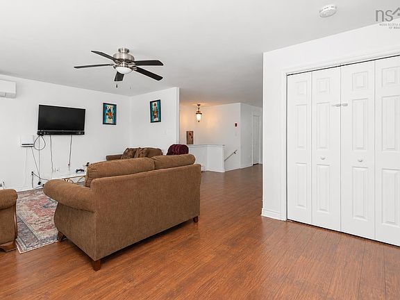 2nd image of 16 Water St