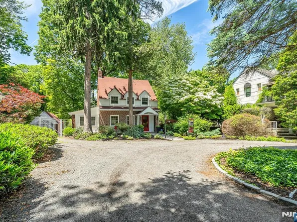 740 River Rd, Teaneck, NJ 07666