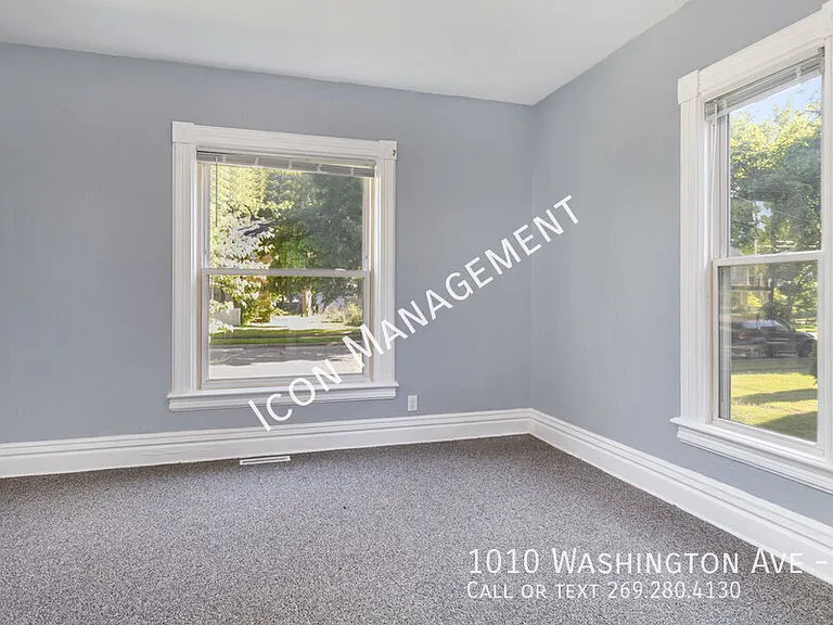 1010 Washington Ave #1 — Photo 2
