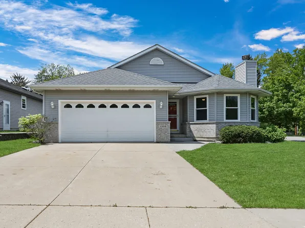 1302 Anthony Ct, Waukegan, IL 60087