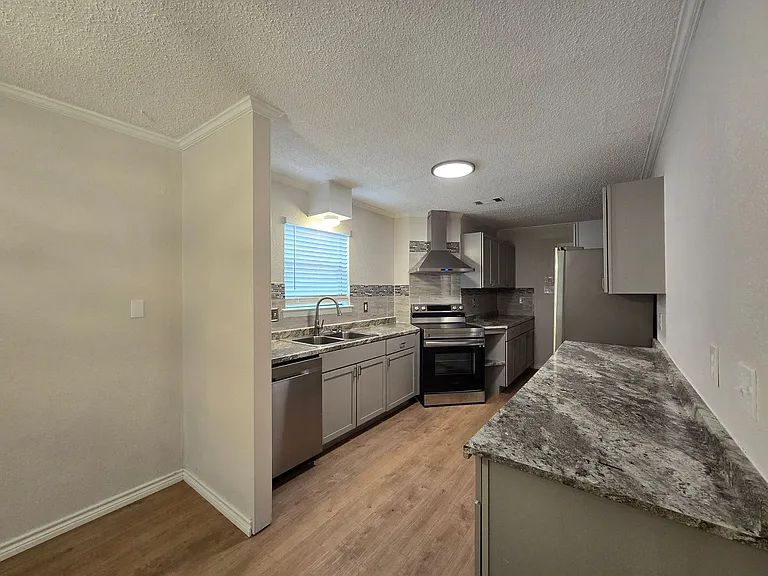 3005 Tallwood Dr — Photo 6