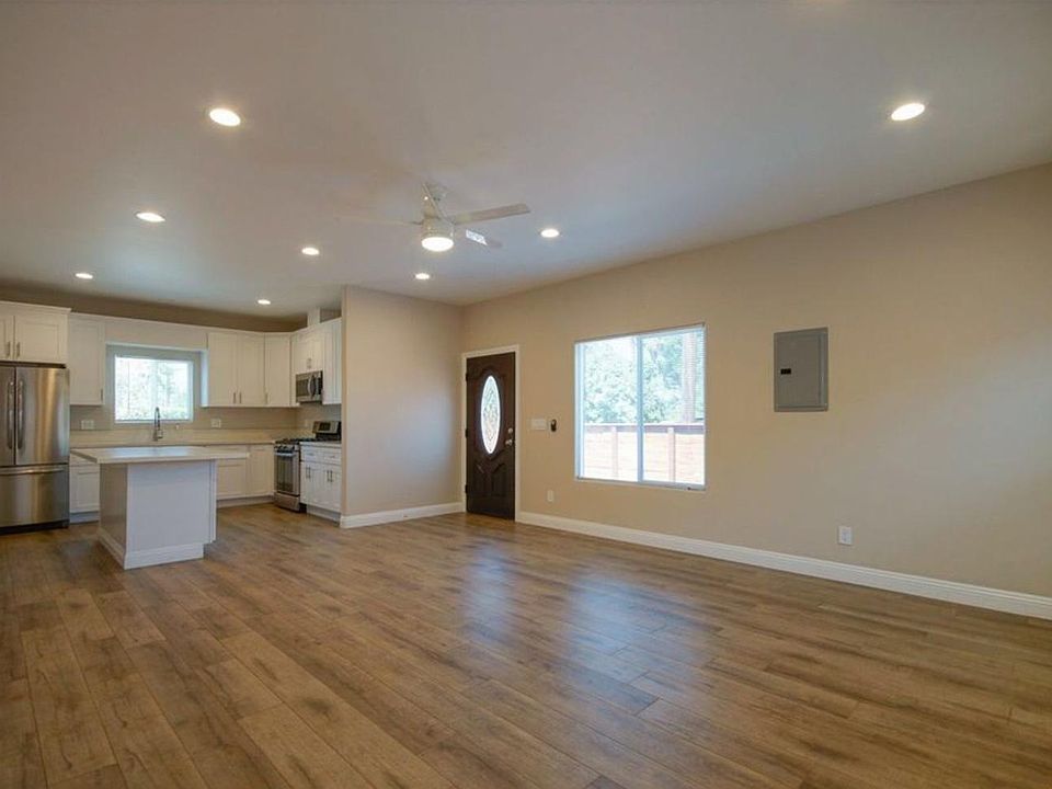 Living room/kitchen