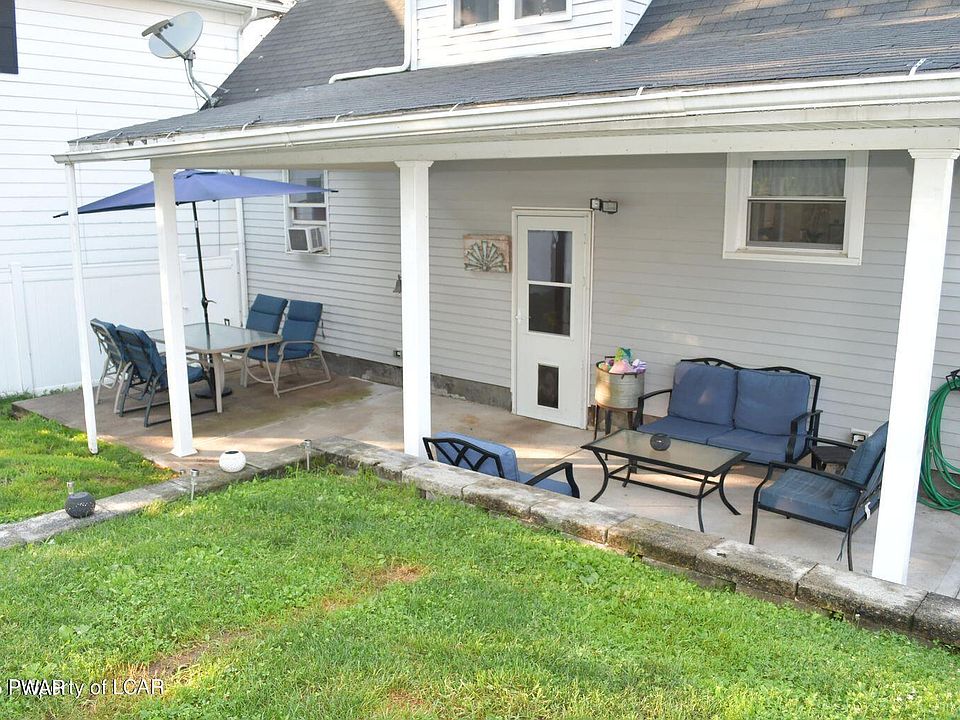 2nd image of 450 Delaware St