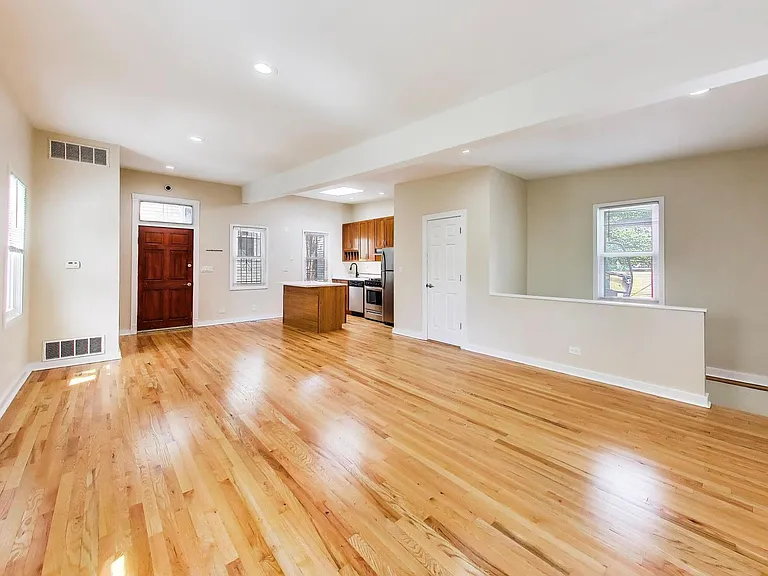2233 W Armitage Ave #CH — Photo 3