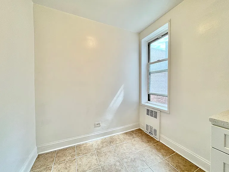 142-19 Barclay Ave #5J — Photo 8