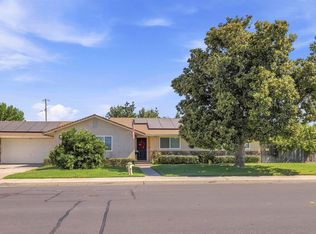1042 Walnut St, Oakdale, CA 95361