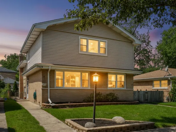 7624 Kilbourn Ave, Skokie, IL 60076