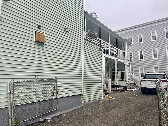 3rd image of 106-110 Tremont St