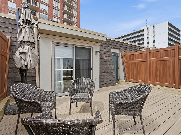 442 Maple Ave #7 — Photo 32