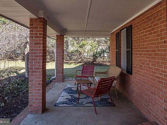 4th image of 21 Snellings Ln