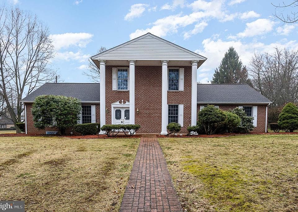 1st image of 1201 Georgetown Cir