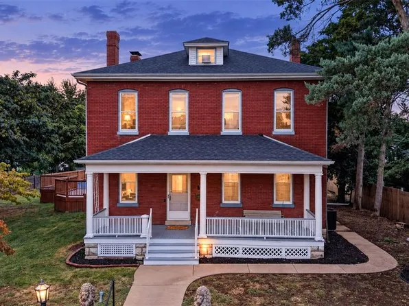 552 Clark St, Saint Charles, MO 63301