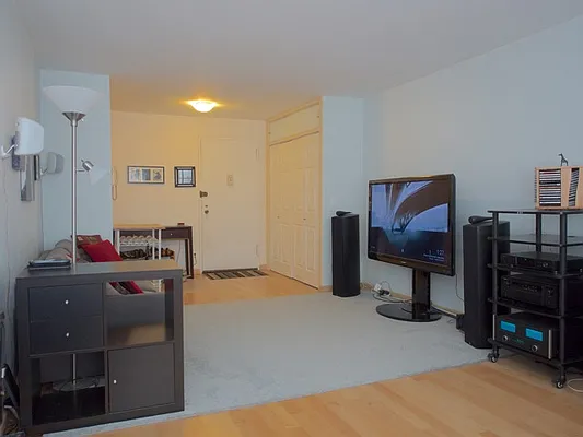 Sold by Owner | media 9