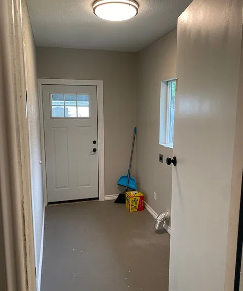 141 S Carroll St — Photo 15