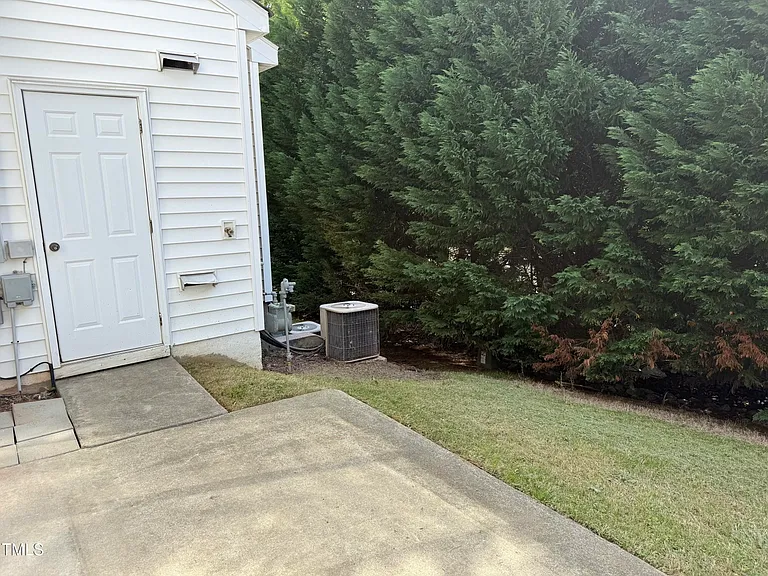8125 Rhiannon Rd — Photo 32