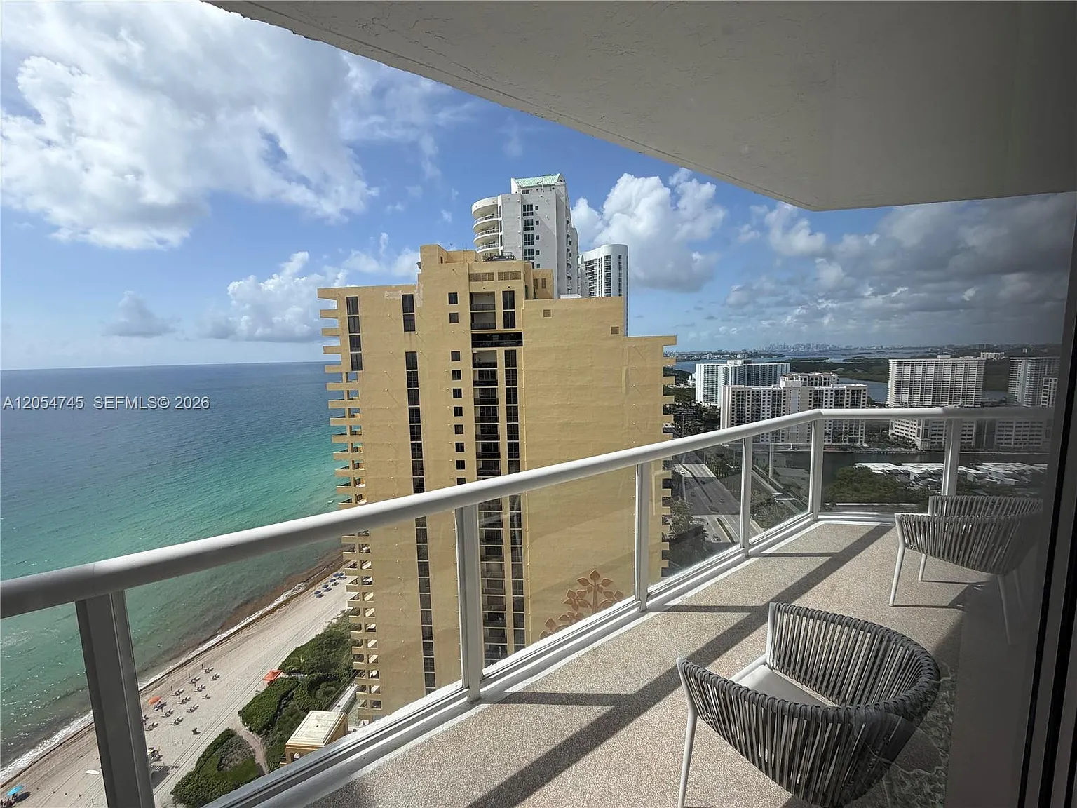 Oceania I Condo — Photo 4