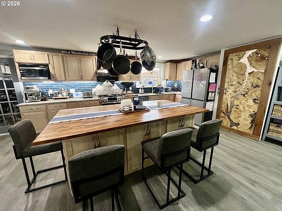 5th image of 603 3rd St