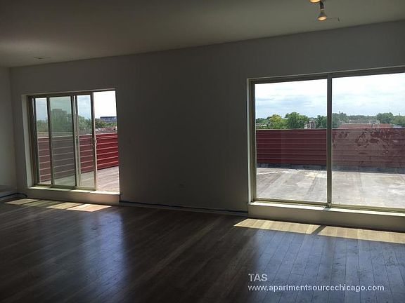 5th image of 2702 W North Ave