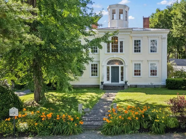 12 High Street, Wiscasset, ME 04578