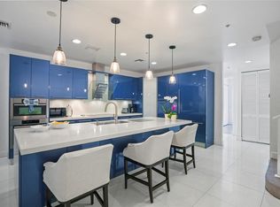 347 Oak St #B1, Hollywood, FL 33019