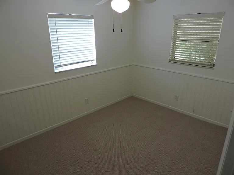 9046 SE Parkway Dr — Photo 11