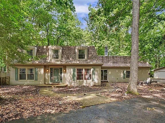 2nd image of 48 Shorewood Dr S