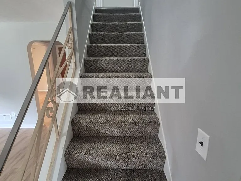 501 Hallam Ave — Photo 9