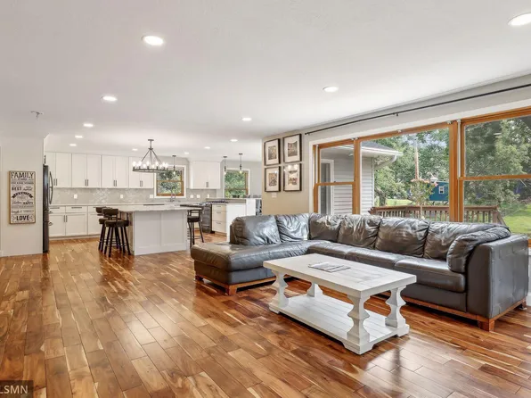 950 Warner Ave N, Saint Paul, MN 55115