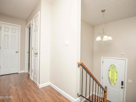 4th image of 131 Cherokee Cir