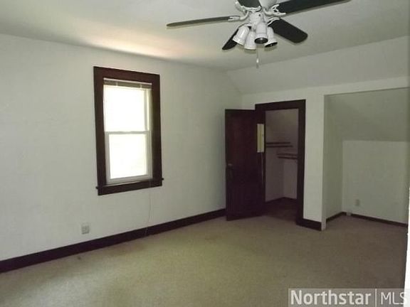 3rd image of 2270 Highwood Ave E