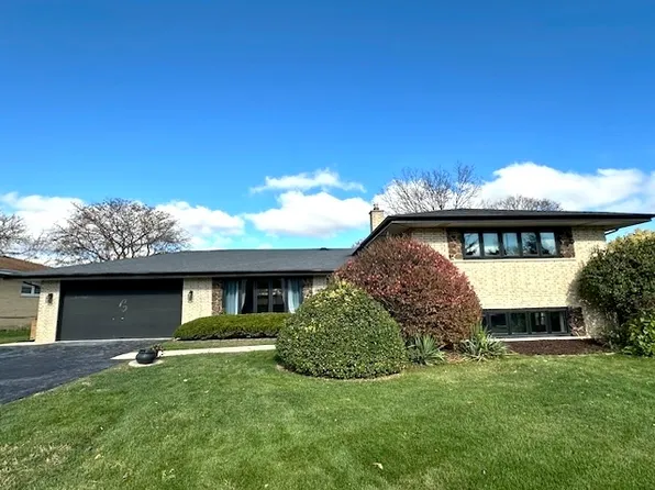8754 W 89th St, Hickory Hills, IL 60457