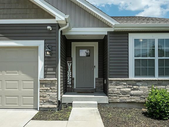 3rd image of 4696 Richmond Forest Dr
