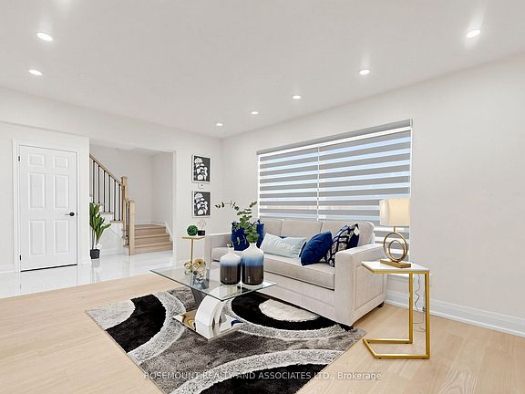 3rd image of 89 Winstanly Cres