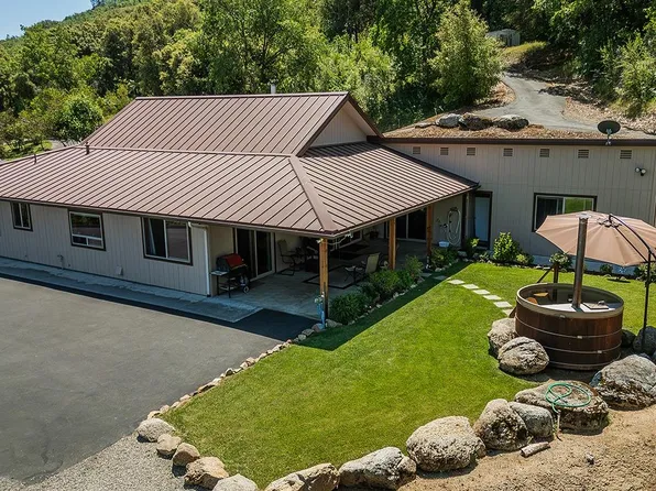 47907 Golden Rock Dr, Oakhurst, CA 93644