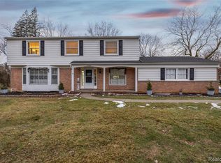 5738 Pebbleshire Rd, Bloomfield Hills, MI 48301