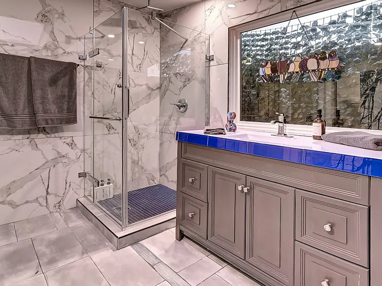 121 W Balboa Dr — Photo 12