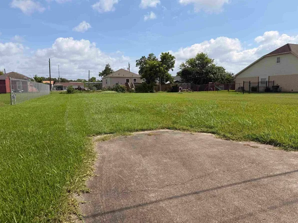 3530 Elinor St, Beaumont, TX 77705