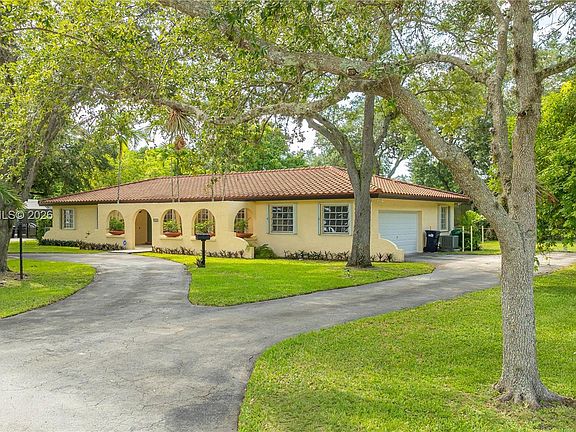2nd image of 8520 SW 119th St