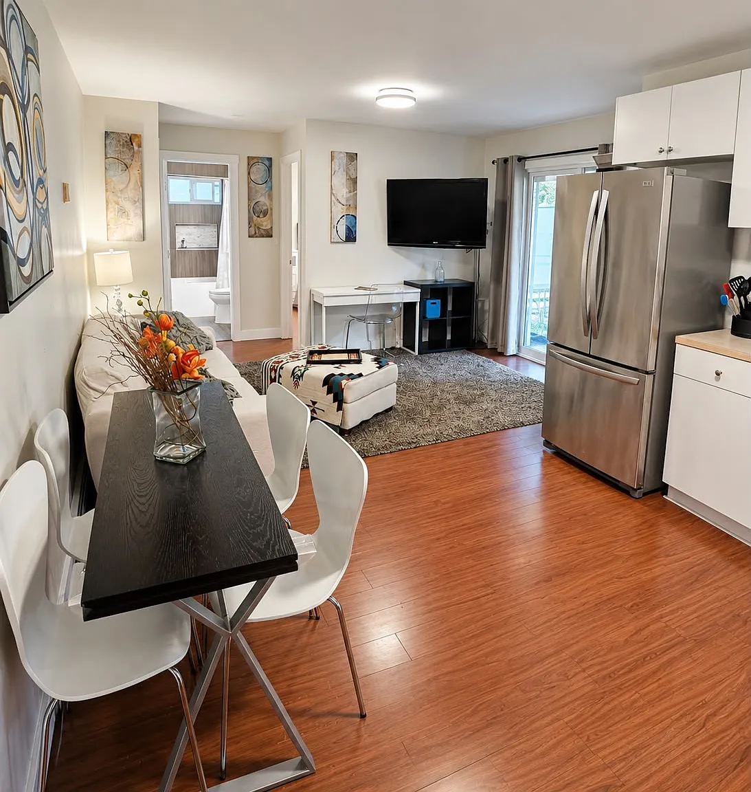 1 bed, 700 sqft, $1,600 — Photo 3