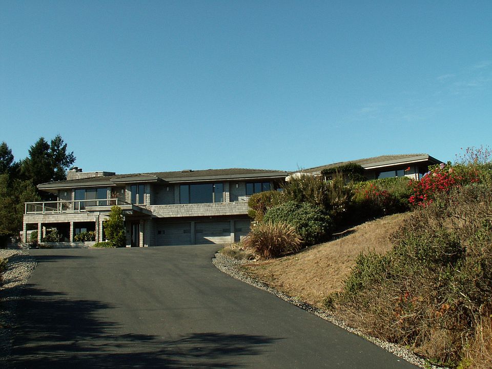 House on 3.3 acres