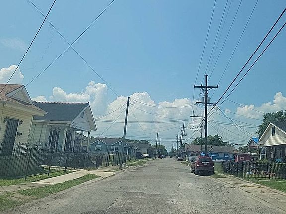 5th image of 1831-1833 Mazant St