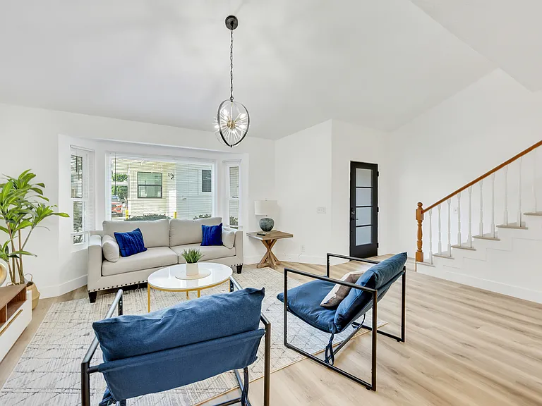 348 Molino Ave — Photo 10