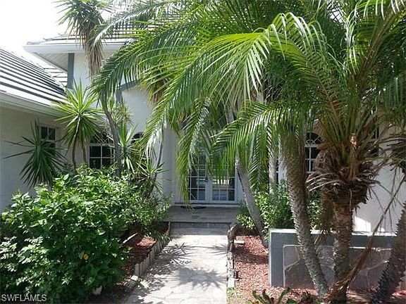 3rd image of 2921 SW 27th St