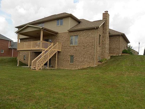 3rd image of 7898 Oxford Ct