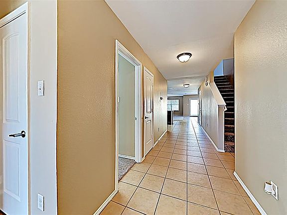4th image of 548 Griffith Dr