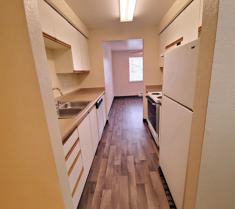 1st image of 817 101st St E #3-102