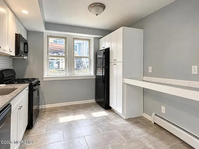 71 Oak St — Photo 3