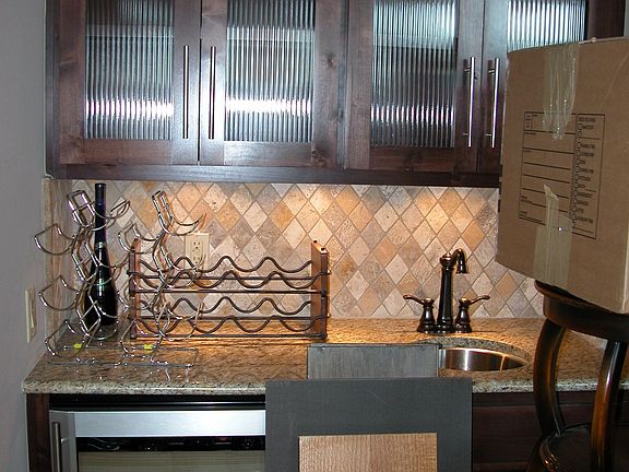 Wet Bar w/Wine Cooler
